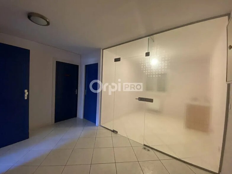 Bureau dans Mulhouse à louer - Photo de l’immeuble – Image 2 sur 8