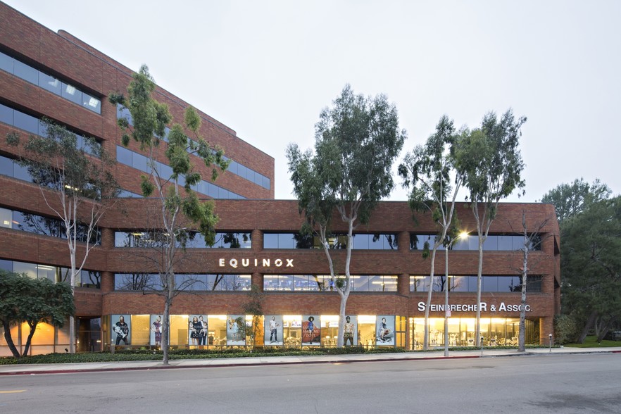 16830 Ventura Blvd, Encino, CA à louer - Photo de l’immeuble – Image 1 sur 6