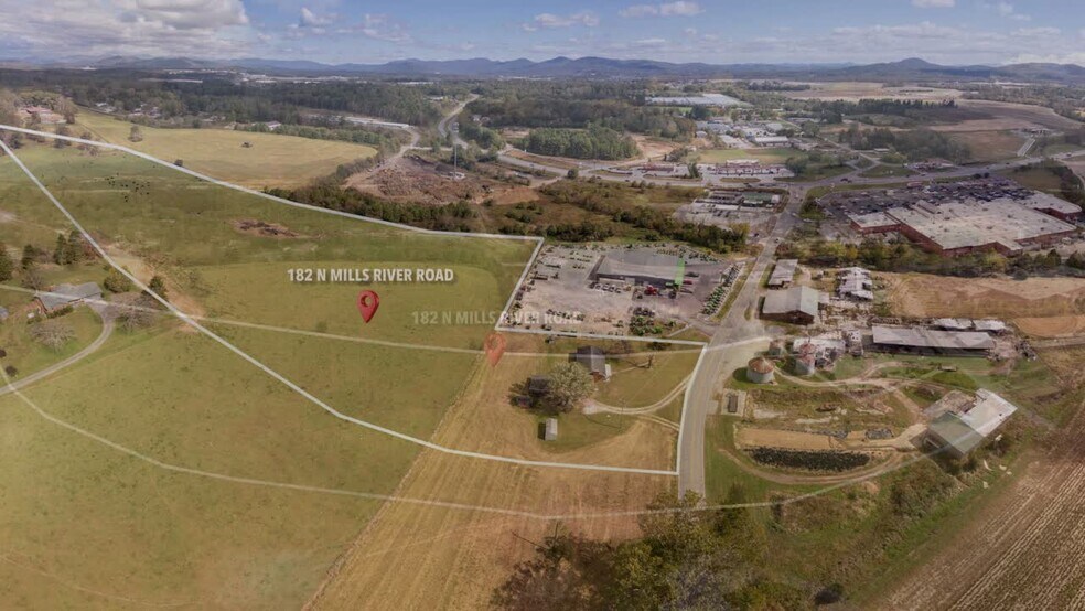 182 N Mills River Rd, Mills River, NC à vendre - Vidéo sur l’annonce professionnelle – Image 2 sur 17