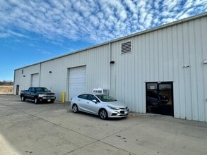 3 Quest Dr, Bloomington, IL à louer Photo intérieure– Image 2 sur 12