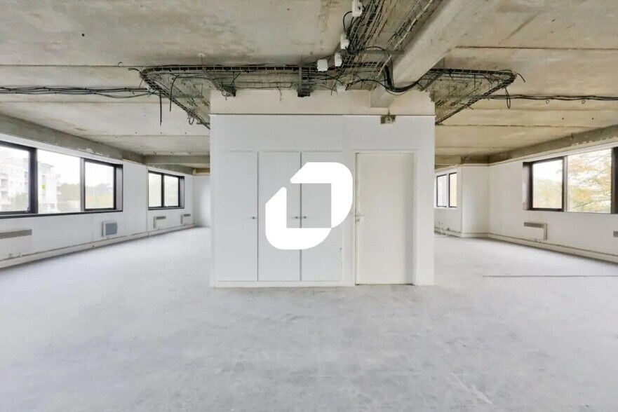 Bureau dans Bonneuil-sur-Marne à louer - Photo de l’immeuble – Image 3 sur 4