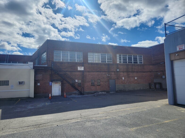 271 Main St, Fitchburg, MA à vendre - Photo de l’immeuble – Image 2 sur 16