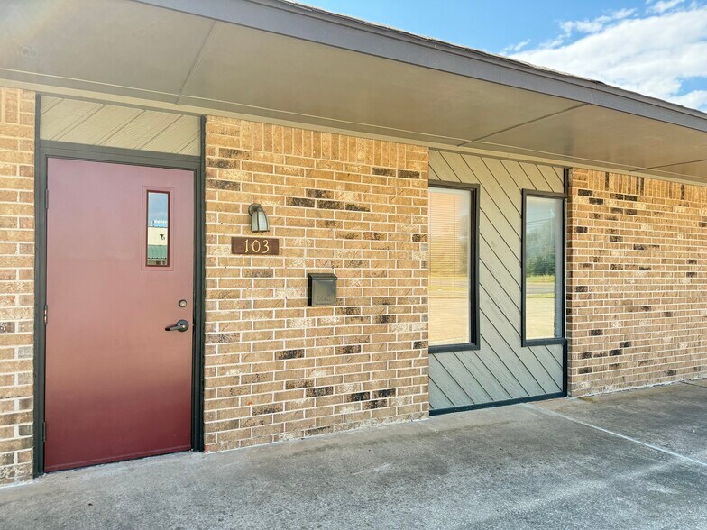9212 N Rockwell Ave, Oklahoma City, OK à louer - Photo de l’immeuble – Image 2 sur 27