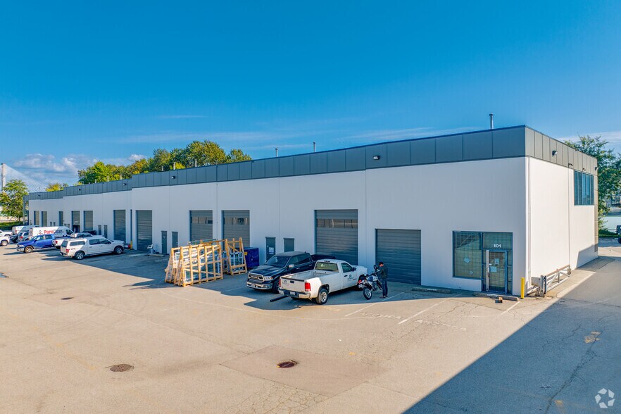 16 Fawcett Rd, Coquitlam, BC à vendre - Photo de l’immeuble – Image 3 sur 3