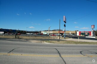 Plus de détails pour 320-370 Covington St, Hillsboro, TX - Local commercial à louer