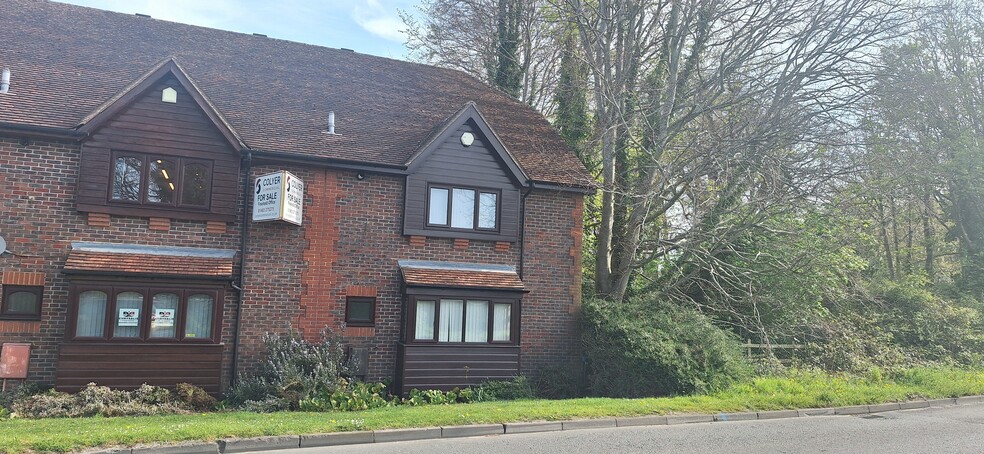 Harwood Rd, Horsham à vendre - Photo de l’immeuble – Image 3 sur 14