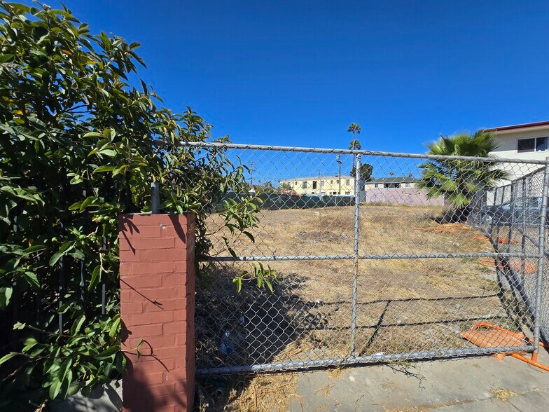 926 N Kingsley Dr, Los Angeles, CA à vendre - Photo de l’immeuble – Image 2 sur 2