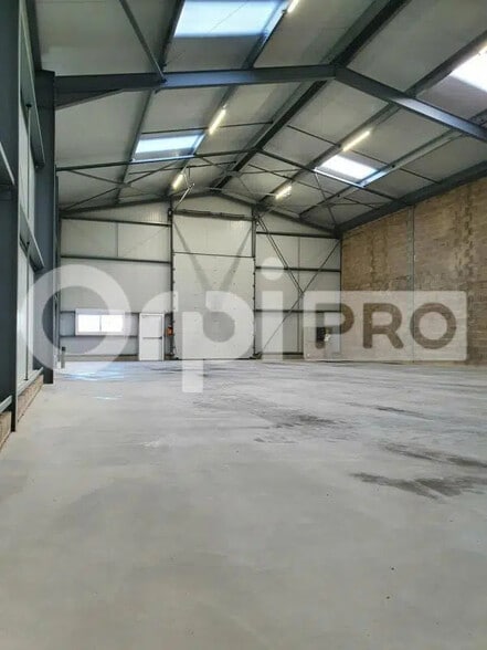 Industriel/Logistique dans Épernay à louer - Photo de l’immeuble – Image 2 sur 3