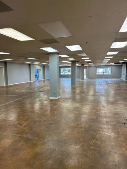 207-213 E Park St, Freeport, TX à louer - Photo intérieure – Image 2 sur 2