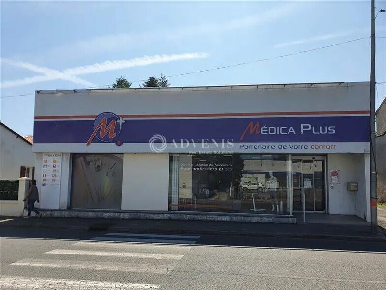Local commercial dans Ribérac à louer - Photo de l’immeuble – Image 1 sur 8