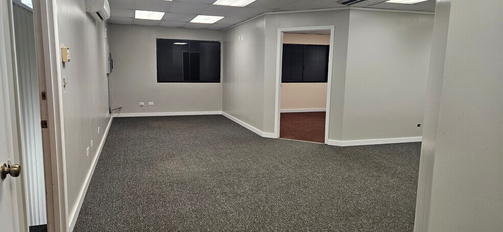 94-479 Ukee St, Waipahu, HI à louer - Photo intérieure – Image 2 sur 11