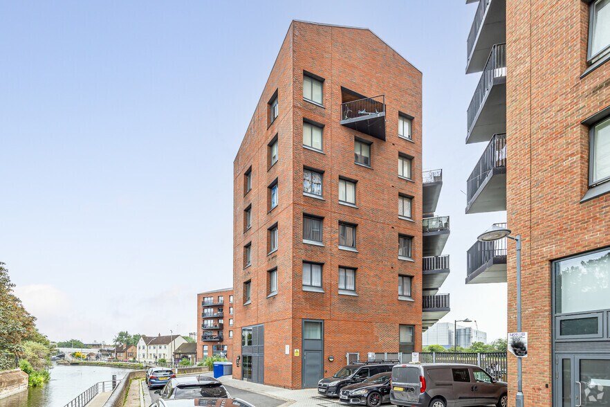 18 Gillender St, Londres à vendre - Photo de l’immeuble – Image 2 sur 6