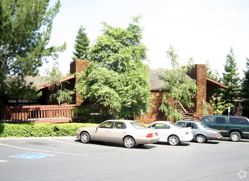 16 Crow Canyon Ct, San Ramon, CA à vendre - Photo de l’immeuble – Image 2 sur 5