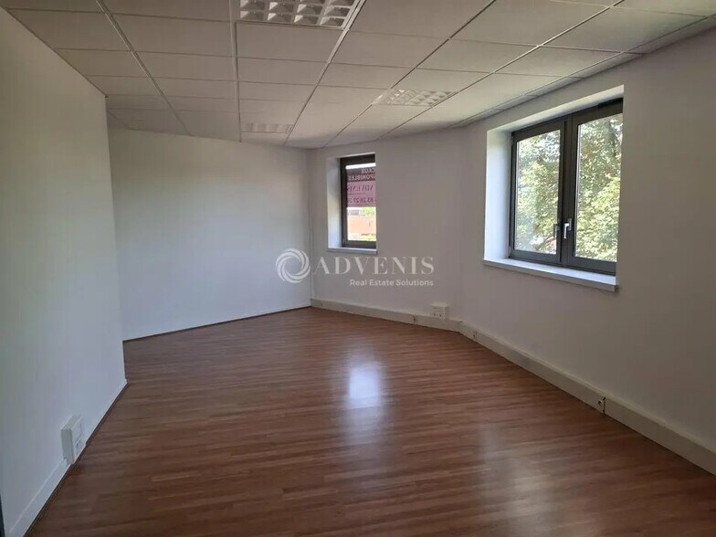 Bureau dans Villers-lès-Nancy à louer - Photo de l’immeuble – Image 1 sur 5