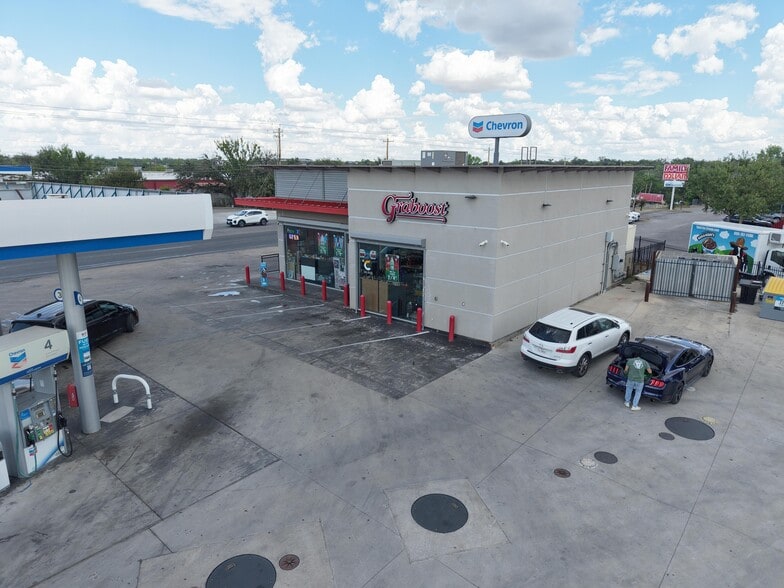 4611 E Martin Luther King Jr, Austin, TX à vendre - Photo de l’immeuble – Image 3 sur 9