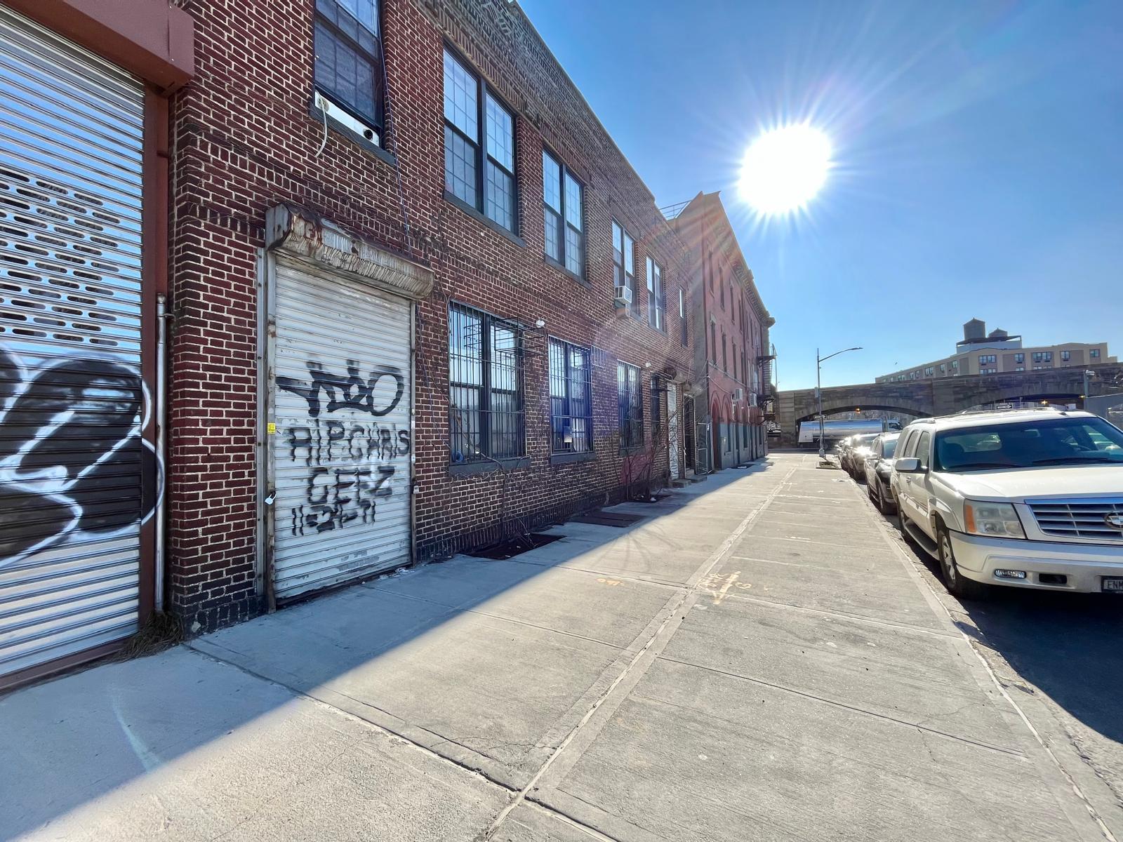 45 Van Sinderen Ave, Brooklyn, NY à louer Photo de l’immeuble– Image 1 sur 10