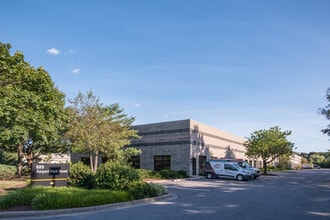 910 Cromwell Park Dr, Glen Burnie, MD à louer Photo intérieure– Image 1 sur 2