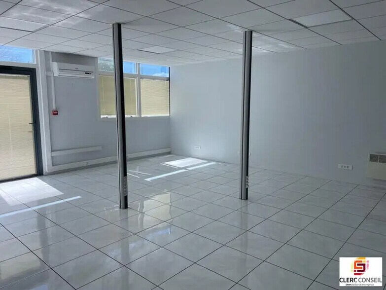 Bureau dans Évreux à louer - Photo de l’immeuble – Image 3 sur 3