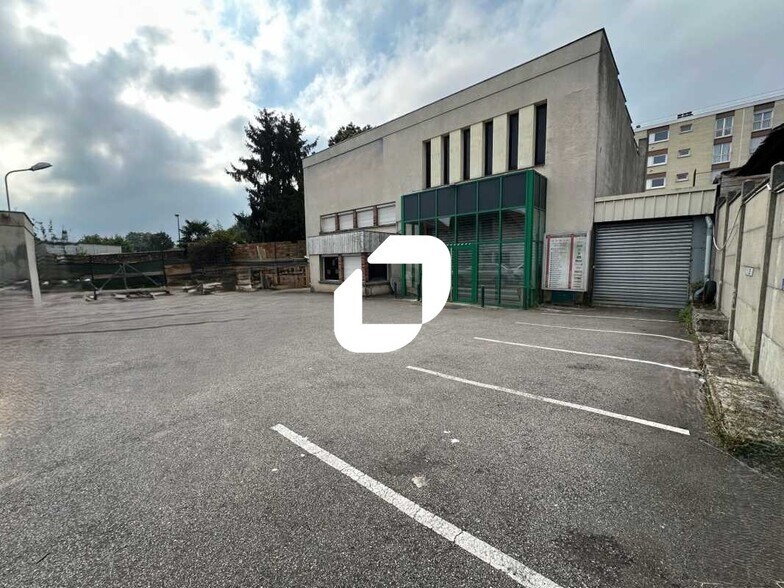 Route De Mantes, Chambourcy à vendre - Photo de l’immeuble – Image 2 sur 8