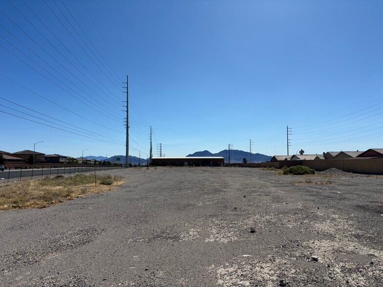 Carey Ave, North Las Vegas, NV à vendre - Photo de l’immeuble – Image 2 sur 23
