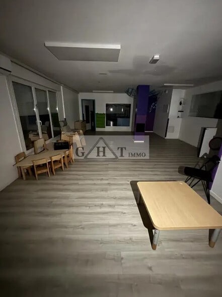 Local commercial dans Créteil à louer - Photo de l’immeuble – Image 1 sur 8