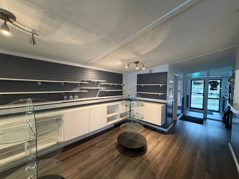 418 Marine Dr, Gibsons, BC à vendre - Photo intérieure – Image 3 sur 9