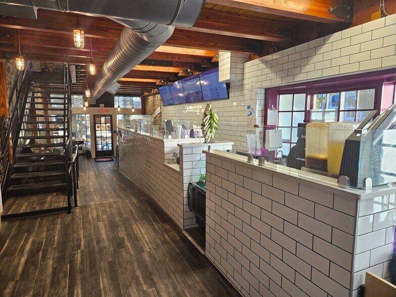 16 E Gay St, West Chester, PA à vendre - Photo de l’immeuble – Image 2 sur 10