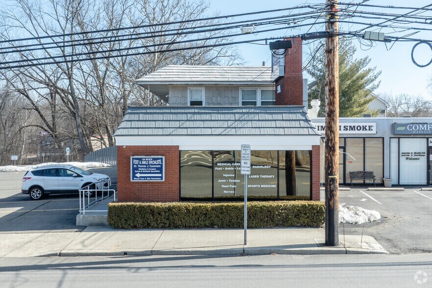 59 A Kinderkamack Rd, Westwood, NJ à louer - Photo de l’immeuble – Image 3 sur 10