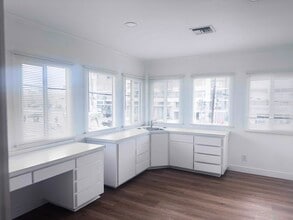 18821 Delaware St, Huntington Beach, CA à louer Photo intérieure– Image 2 sur 14