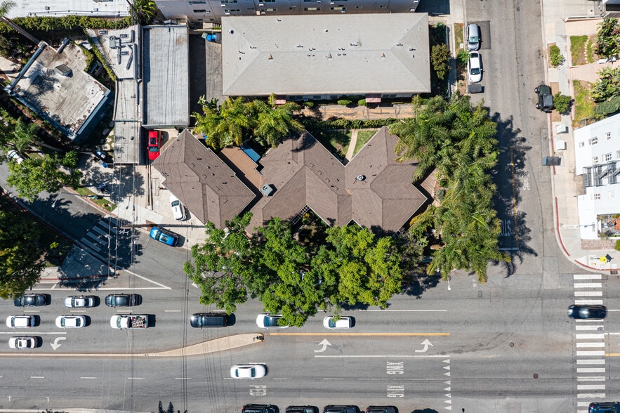 8102 Norton Ave, West Hollywood, CA à vendre - Photo de l’immeuble – Image 3 sur 20