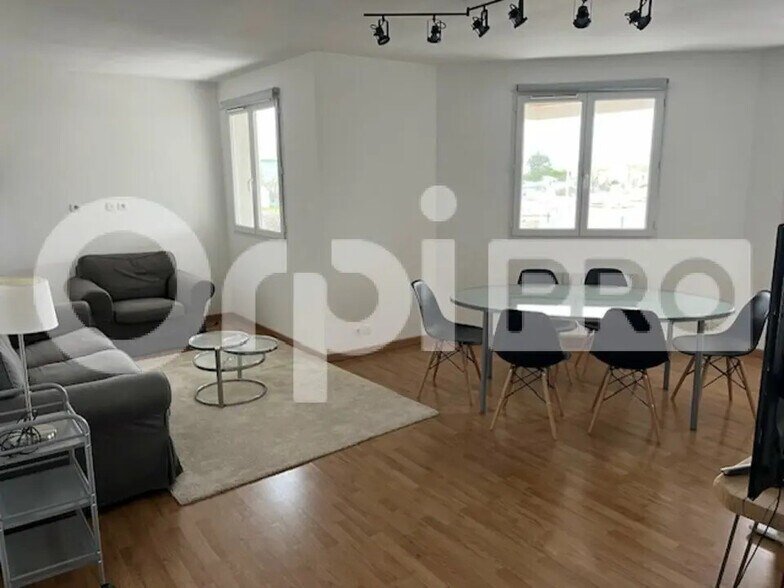 Bureau dans SAINT-MEDARD-D'AUNIS à louer - Photo intérieure – Image 2 sur 3