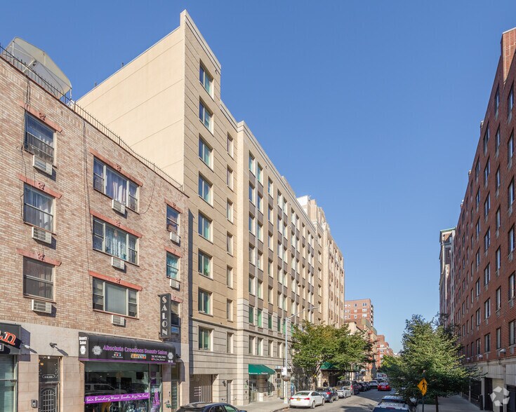 90-04 161st St, Jamaica, NY à louer - Photo de l’immeuble – Image 2 sur 5