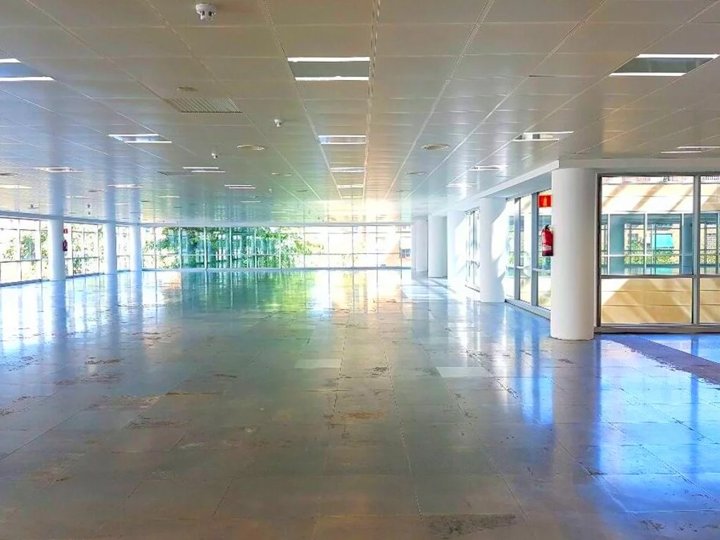 Bureau dans Avinguda Sant Ferran, 38, Cornellà de Llobregat à louer Photo intérieure– Image 1 sur 5
