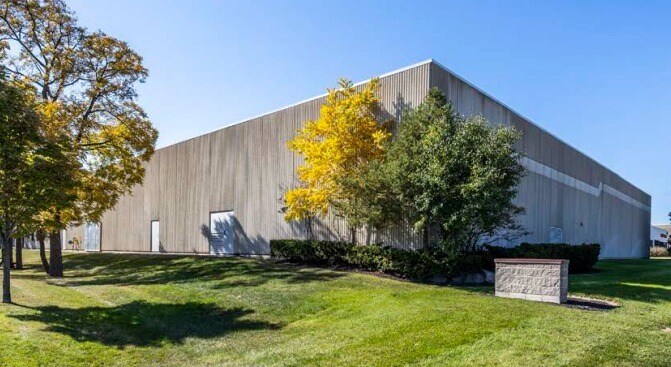 415 Traders Blvd E, Mississauga, ON à louer - Photo principale – Image 1 sur 4