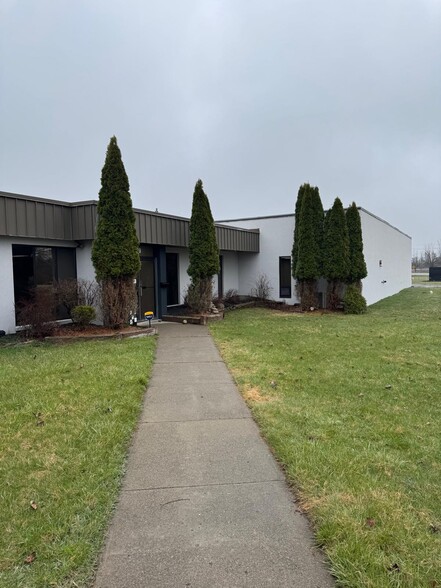 3279 Grand Island Blvd, Grand Island, NY à louer - Photo de l’immeuble – Image 2 sur 3