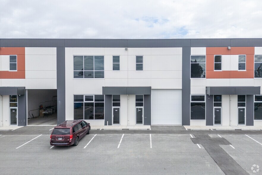 2325 Peardonville Rd, Abbotsford, BC à louer - Photo de l’immeuble – Image 2 sur 4