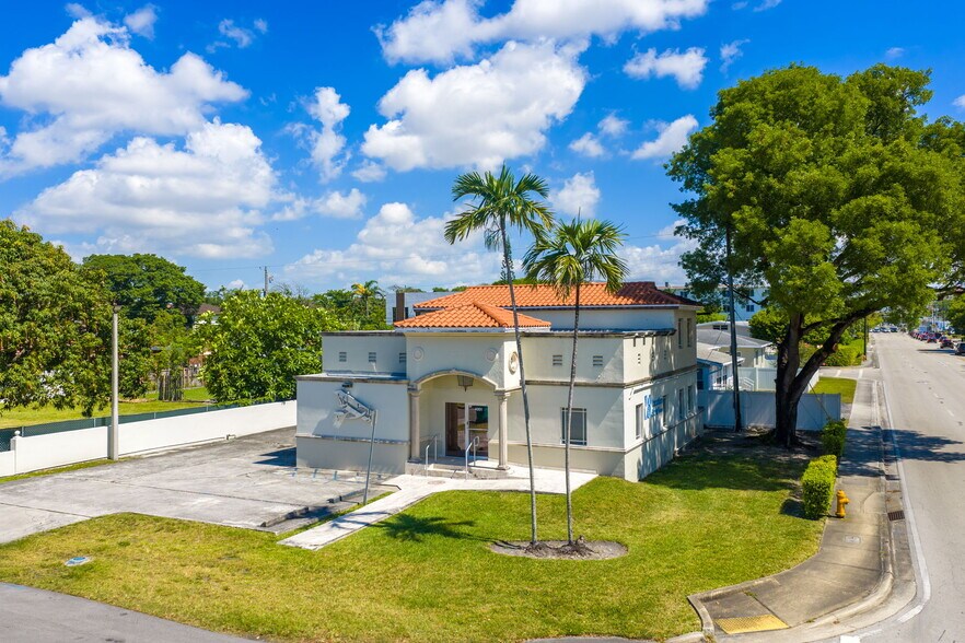 4201 SW 11th St, Coral Gables, FL à vendre - Photo de l’immeuble – Image 2 sur 20
