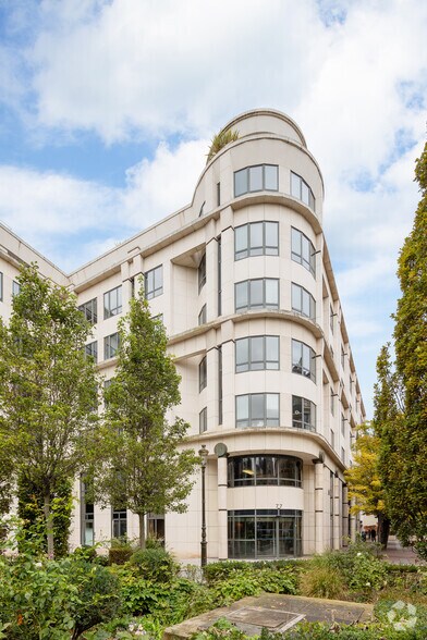 Bureau dans Levallois-Perret à louer - Photo de l’immeuble – Image 2 sur 3