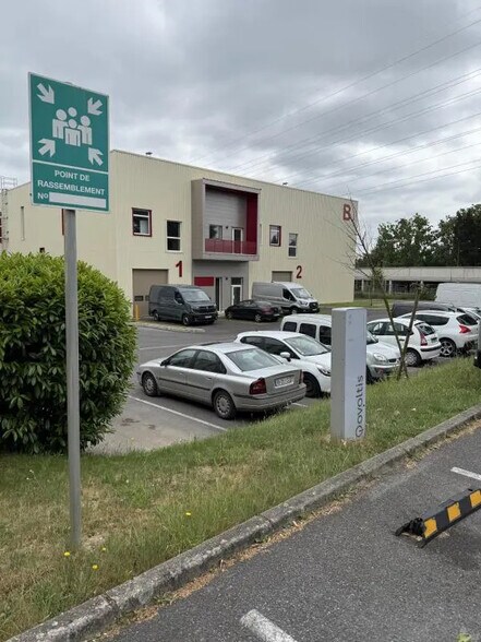 Industriel/Logistique dans Pontoise à louer - Photo de l’immeuble – Image 2 sur 9