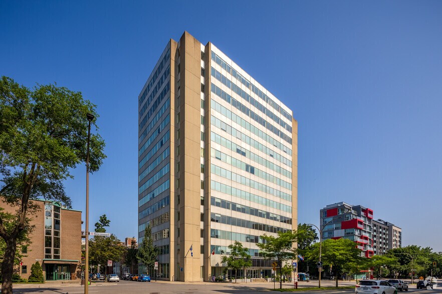 1055 Boul René-Lévesque E, Montréal, QC à louer - Photo de l’immeuble – Image 3 sur 5