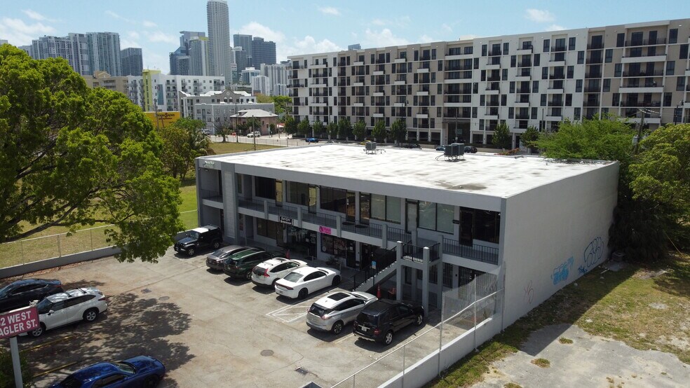 752-776 W Flagler St, Miami, FL à louer - Photo de l’immeuble – Image 3 sur 18