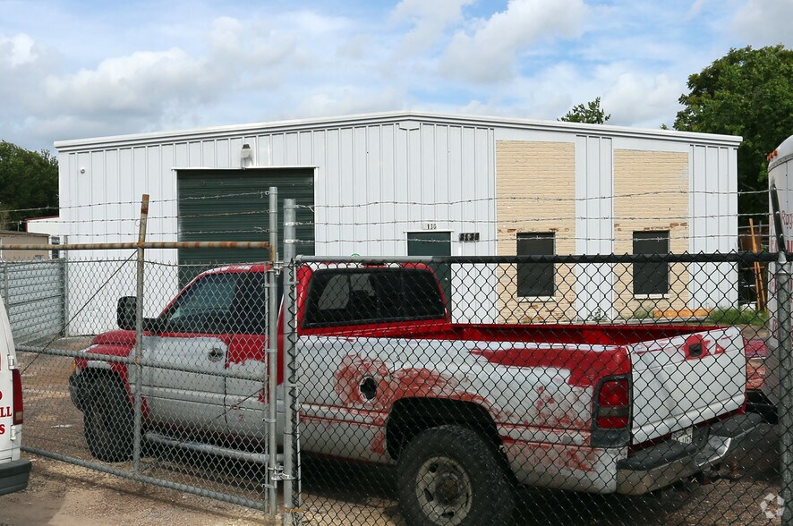 7752 Hammerly Blvd, Houston, TX à vendre - Photo de l’immeuble – Image 2 sur 4