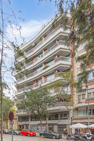 Carrer Dels Almogàvers, 8, Barcelone, Barcelona à louer - Photo de l’immeuble – Image 2 sur 4