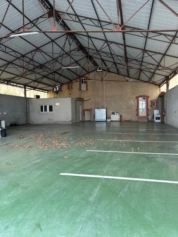 Local d’activités dans L'ABERGEMENT-DE-CUISERY à louer Photo intérieure– Image 1 sur 8