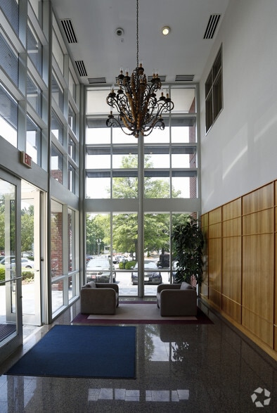 1000 Crescent Green Dr, Cary, NC à louer - Hall d’entrée – Image 3 sur 22