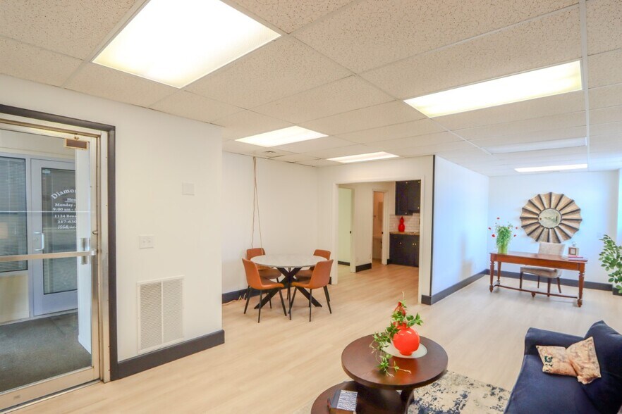 1112-1128 Broadway St, Quincy, IL à louer - Photo intérieure – Image 3 sur 16