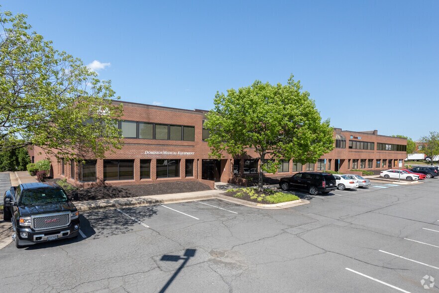 14100 Parke Long Ct, Chantilly, VA à louer - Photo principale – Image 1 sur 6