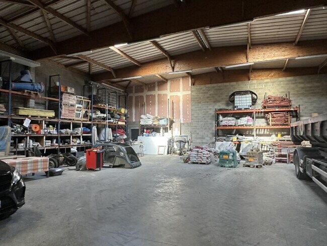 Plus de détails pour Industriel/Logistique à louer