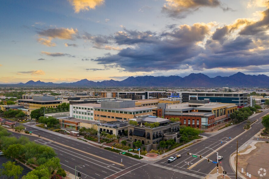 15279 N Scottsdale Rd, Scottsdale, AZ à louer - Photo de l’immeuble – Image 2 sur 5
