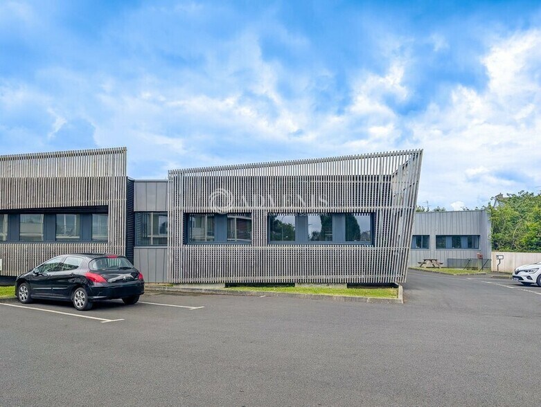 Bureau dans Saint-Brieuc à vendre - Photo de l’immeuble – Image 2 sur 12